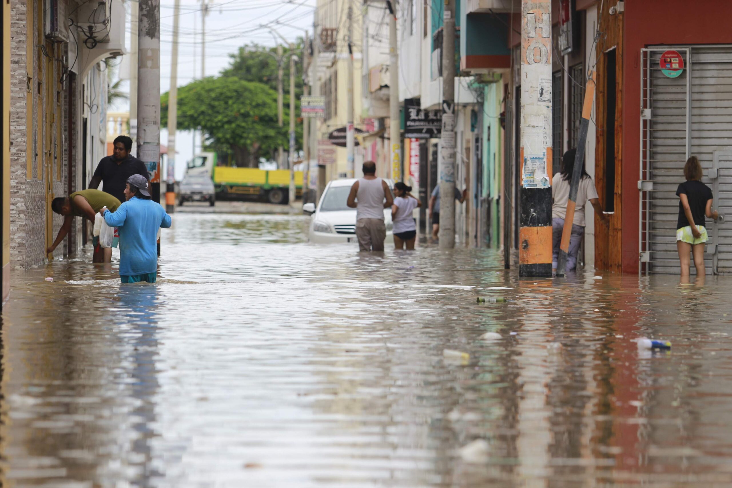 Declaran en estado de emergencia por fuertes lluvias a 96 distritos de ...