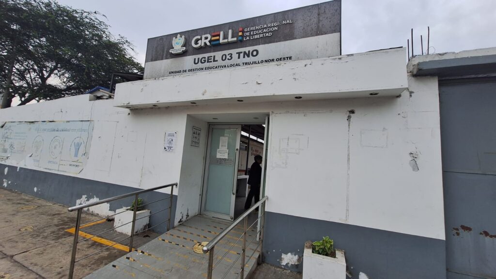 La UGEL Trujillo contrató a un docente que fue separado preventivamente por presuntamente haber cometido tocamientos contra una menor en un colegio de jurisdicción de la UGEL Virú (Foto: Luis Puell / Sobre el Rastro)