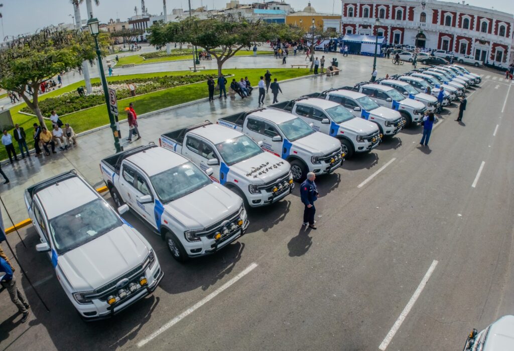 ambulancias y camionetas GORE La Libertad césar ACuña