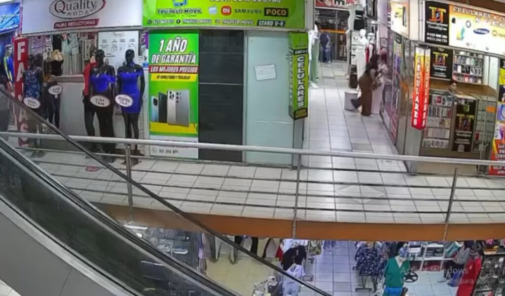 Un hombre fue asesinado a balazos la noche del viernes dentro del centro comercial Boulevard, ubicado en el centro histórico de la ciudad.
