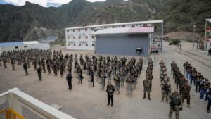 La norma permite el desplazamiento solo para emergencias médicas, compra de medicamentos y trabajadores de servicios esenciales como salud, energía, agua y seguridad.