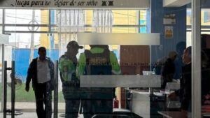 Objetos sustraídos: Los ladrones se llevaron dos laptops, una cámara fotográfica y 540 soles en efectivo pertenecientes a la caja chica.