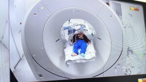 Oncólogo denuncia negligencia del sistema de salud: El Dr. Machado, oncólogo pediatra en Trujillo, alertó públicamente que el caso evidencia fallas graves en el sistema de referencias médicas de la región La Libertad.