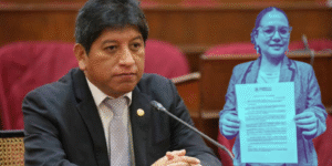 Se alega que Olórtegui fue designada pese a no cumplir con los requisitos legales exigidos para el puesto de jefa de la Oficina Defensorial II de La Libertad.