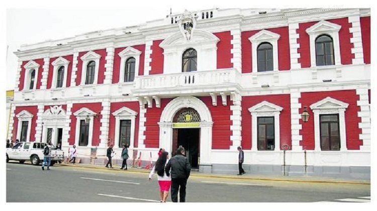1️⃣ El Palacio Municipal de Trujillo fue declarado inhabitable por graves daños estructurales, eléctricos y de seguridad, según un informe técnico de la Gerencia de Gestión del Riesgo de Desastres.