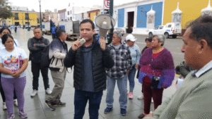 Joseph Cubas Tejada, administrador municipal de Alto Trujillo, acusa a Sedalib de discriminar a más de 60 mil vecinos al no priorizar el abastecimiento de agua en su distrito.