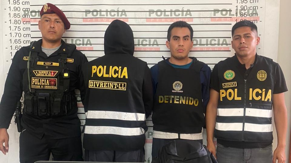 La policía capturó a Renato Villena Sunción, alias “Guti”, dentro del aula N° 606 del pabellón B de la Universidad César Vallejo, en Trujillo, mientras se desarrollaban clases.