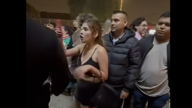 Violenta agresión en discoteca: Dos hermanos fueron brutalmente atacados por un sujeto en la salida de la discoteca Nosso, en la urbanización El Golf, Trujillo, durante la madrugada del domingo.